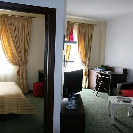 Hotel Kilometrul Zero Dragasani Exteriér fotografie